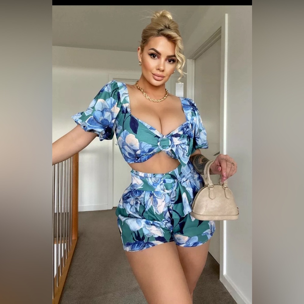 New Without Tags size 1X shorts outfit